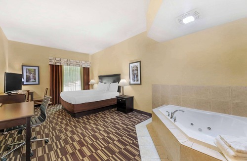 Victor Hotel | Best Western Plus Victor Inn & Suites