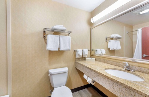 Victor Hotel | Best Western Plus Victor Inn & Suites