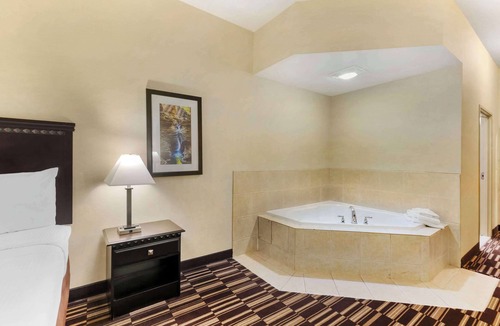 Victor Hotel | Best Western Plus Victor Inn & Suites