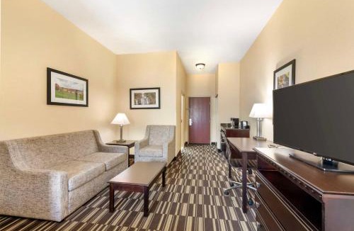 Fishers Hotel | Best Western PLUS Victor Inn & Suites