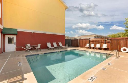 Bellmead Hotel | Best Western Plus Waco North