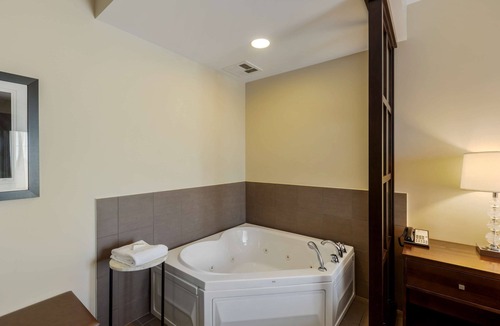 Walkerton Hotel | Best Western Plus Walkerton Hotel & Conference Centre