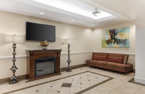 Waxahachie Hotel | Best Western Plus Waxahachie Inn & Suites