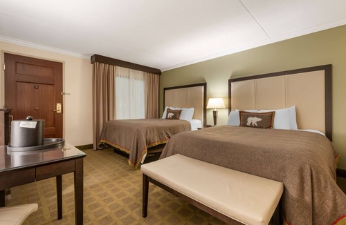 White Bear Lake Hotel | Best Western Plus White Bear Country Inn
