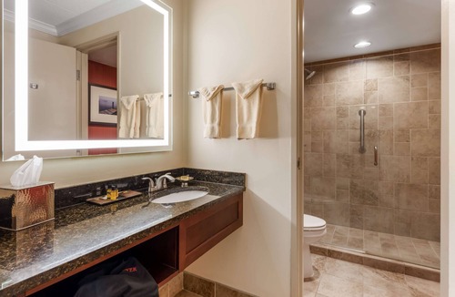 White Bear Lake Hotel | Best Western Plus White Bear Country Inn