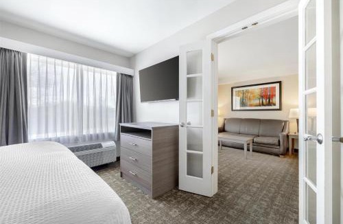 South Burlington Hotel | Best Western Plus Windjammer Inn & Conference Center