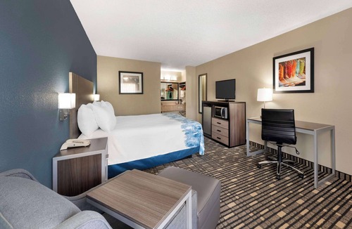 Burnet Hotel | Best Western Post Oak Inn
