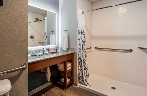 Ankeny Hotel | Best Western Premier Ankeny Hotel