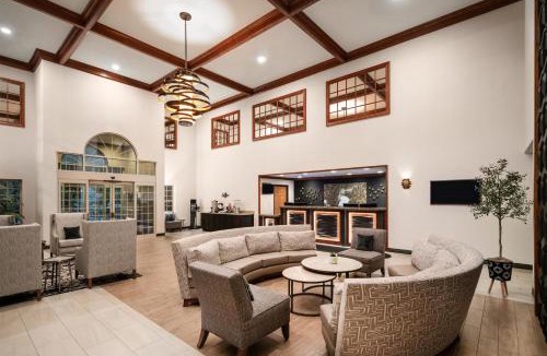 Neenah Hotel | Best Western Premier Bridgewood Hotel Resort