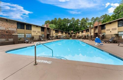 Macon Hotel | Best Western Riverside Inn