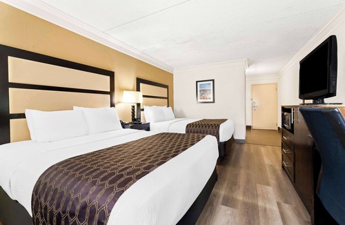 Macon Hotel | Best Western Riverside Inn