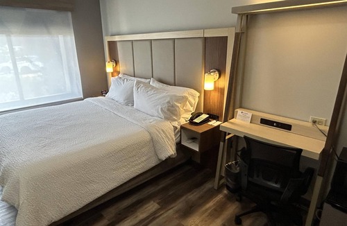 Flower Hill Hotel | Best Western Roslyn-Long Island Hotel