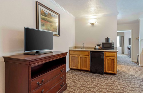 Salinas Hotel | Best Western Salinas Monterey Hotel