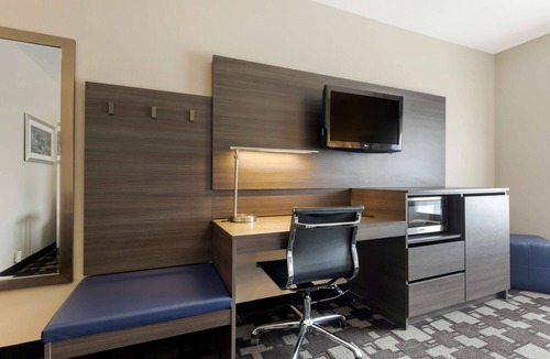 Seminole Hotel | Best Western Seminole Inn & Suites