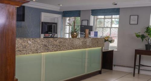 Weybridge Hotel | Best Western Ship Hotel