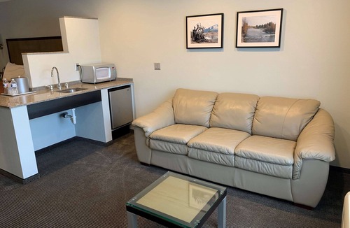 Cle Elum Hotel | Best Western Snowcap Lodge