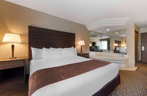 Spooner Hotel | Best Western Spooner Riverplace