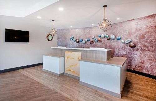 Niagara Falls Hotel | Best Western Summit Inn