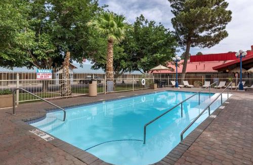 Pecos Hotel | Best Western Swiss Clock Inn