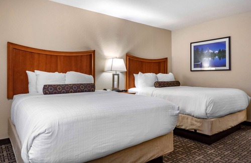 Pecos Hotel | Best Western Swiss Clock Inn