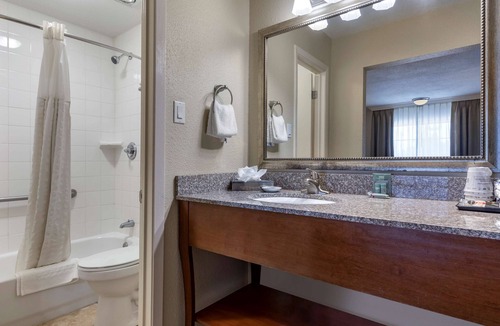 Pecos Hotel | Best Western Swiss Clock Inn