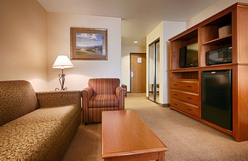 Bloomfield Hotel | Best Western Territorial Inn & Suites