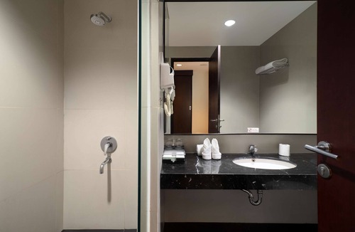 Manado City Centre Hotel | Best Western The Lagoon Hotel