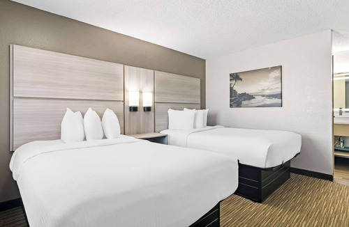 Joplin Hotel | Best Western The Oasis at Joplin
