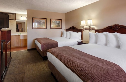 Wheatland Hotel | Best Western Torchlite