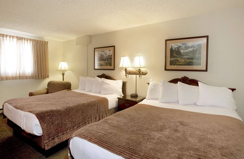 Wheatland Hotel | Best Western Torchlite