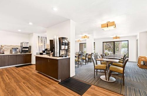Roseville - Fleet Ridge Hotel | Best Western Yacht Harbor Hotel