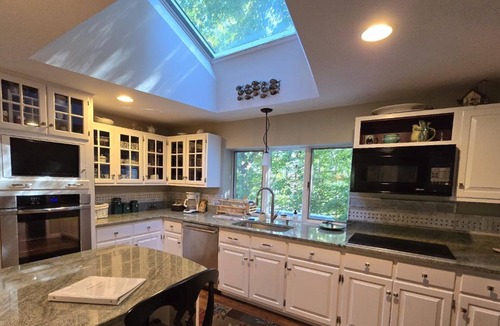 Damariscotta House | Bestview | 3 Bedroom | Shared Dock