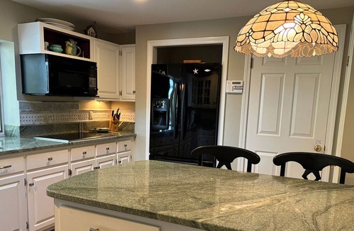 Damariscotta House | Bestview | 3 Bedroom | Shared Dock