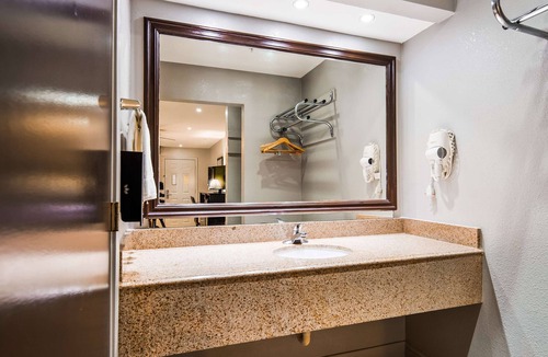 Kaufman Hotel | Bestway Inn