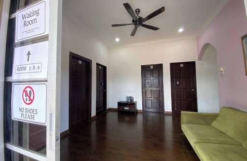 Kampong Raja Hotel | Besut Guesthouse