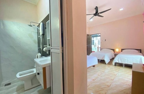 Kampong Raja Hotel | Besut Guesthouse