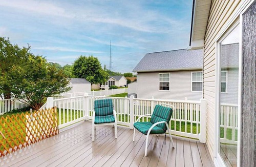 Frankford House | Bethany Meadows house w/community pool, tennis court, deck & grill