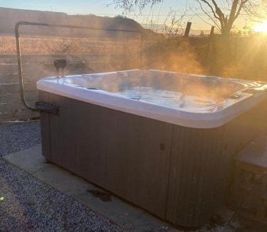 Broxburn Ski Chalet | Bethany Woodland Lodge