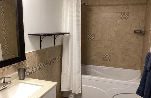 Sherbrooke Hotel | Bethel
