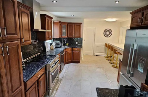 Hicksville House | Bethpage Golf by day 8 min, NYC by night 45 min