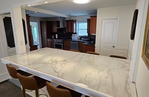Hicksville House | Bethpage Golf by day 8 min, NYC by night 45 min