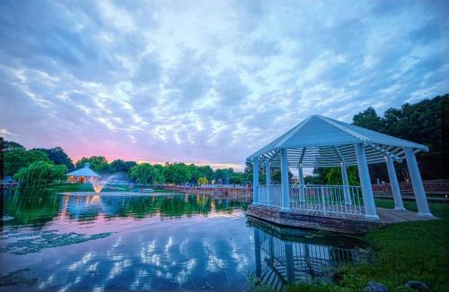 Urbanna House | Bethpage Three-Bedroom Cottage 15