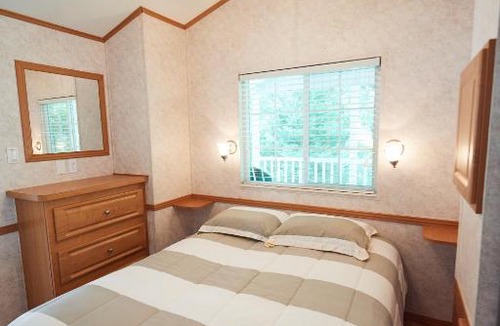 Urbanna House | Bethpage Two-Bedroom Cottage 12