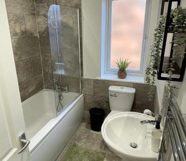 Lostock Gralam Apartment | Betsy