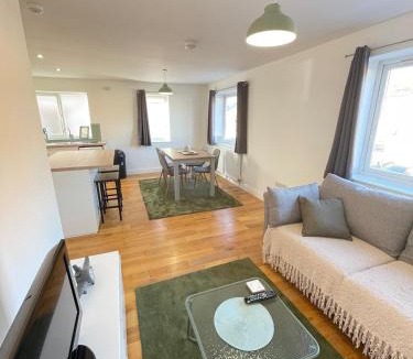 Lostock Gralam Apartment | Betsy