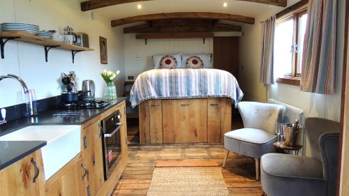 Aylburton House | Betty Shepherd's Hut