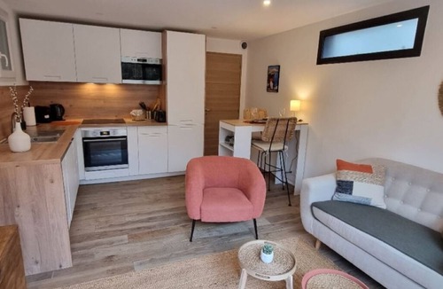 Cabries House | Between Aix-en-Pce and Marseille, fully-equipped detached house, swimming pool