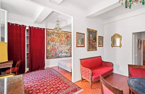 Hyeres City Centre House | Between Art and History – An Elegant Getaway