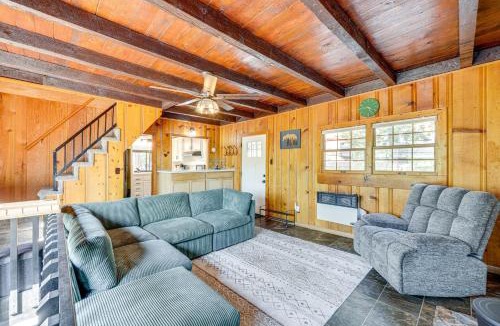 Running Springs House | Between Big Bear and Lake Arrowhead - Cabin with View!