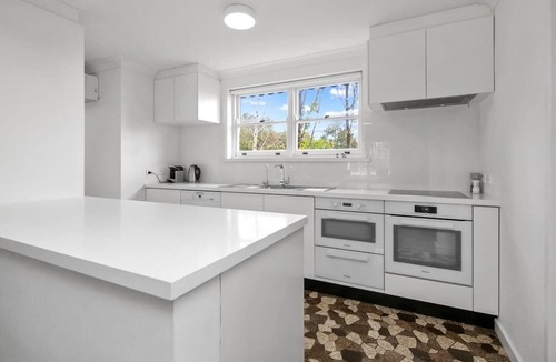 Mitcham House | Between City & Hills